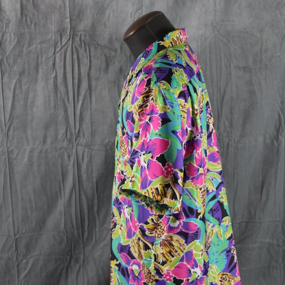 Vintage Hawaiian Shirt - Abstract Floral Pattern by Hilo Hattie - Men's XL - Picture 6 of 9